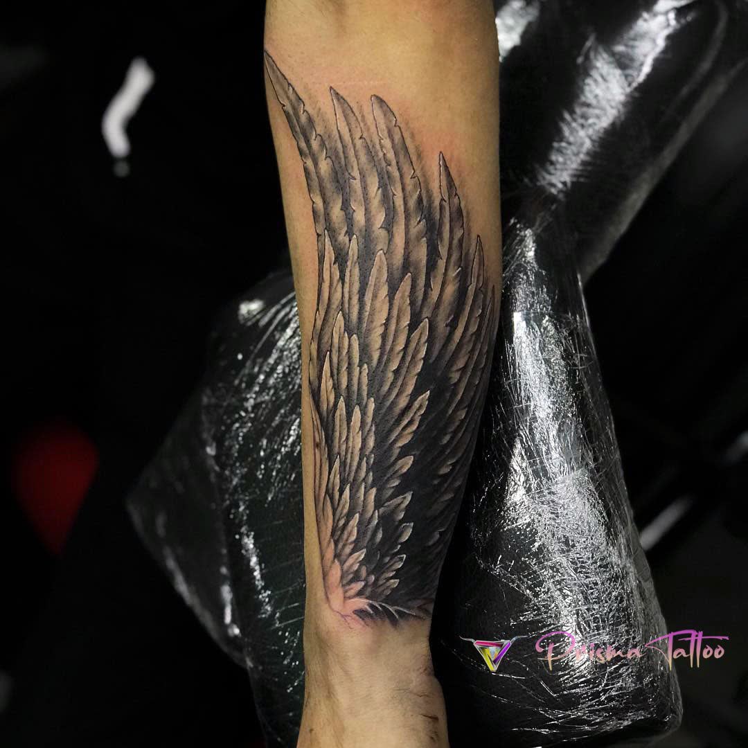 Siyah & Gri dövme çalışması · Prisma Tattoo