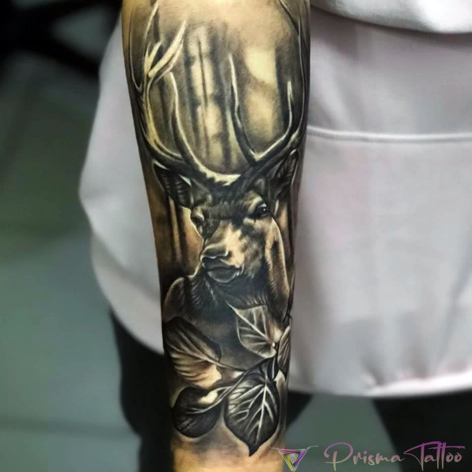 Siyah & Gri dövme çalışması · Prisma Tattoo