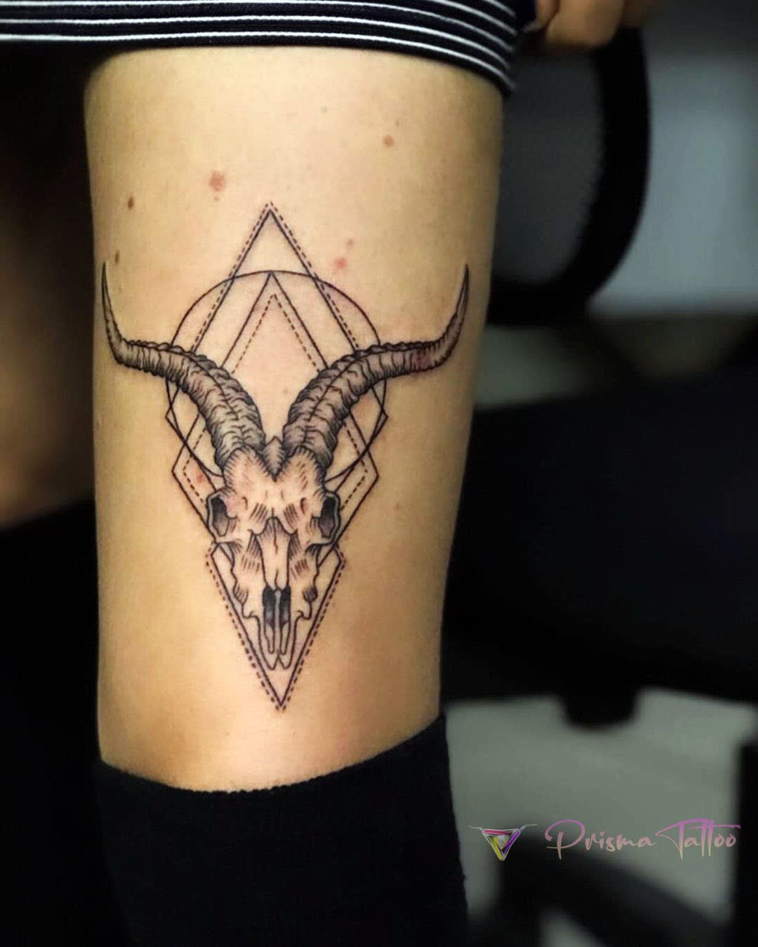 Siyah & Gri dövme çalışması · Prisma Tattoo