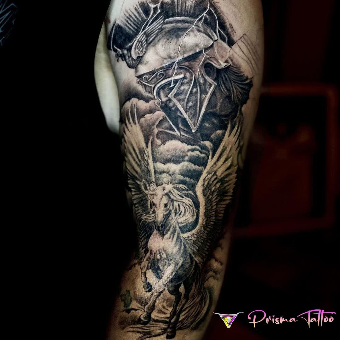 Siyah & Gri dövme çalışması · Prisma Tattoo