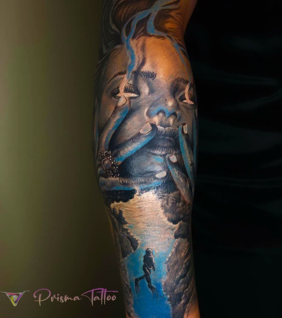 Siyah & Gri dövme çalışması · Prisma Tattoo