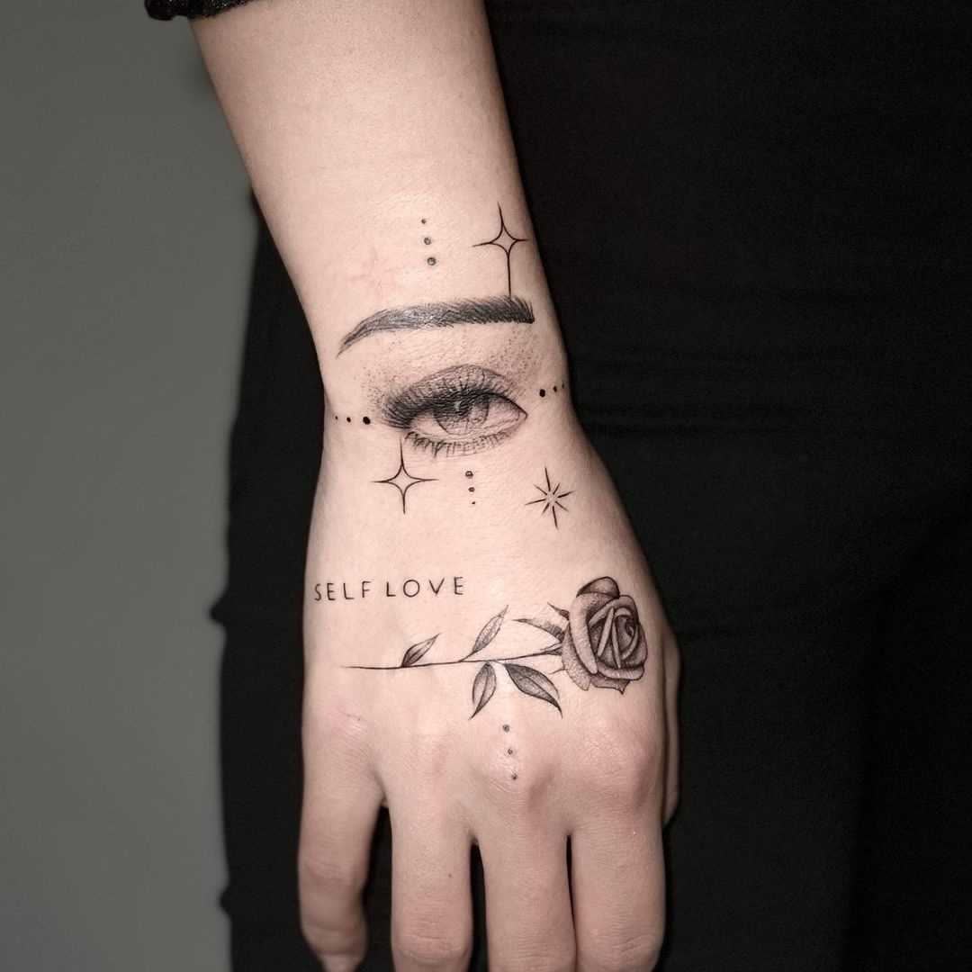 Siyah & Gri dövme çalışması · Prisma Tattoo