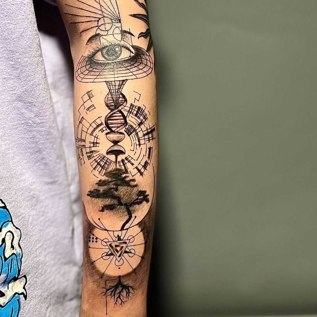 Siyah & Gri dövme çalışması · Prisma Tattoo
