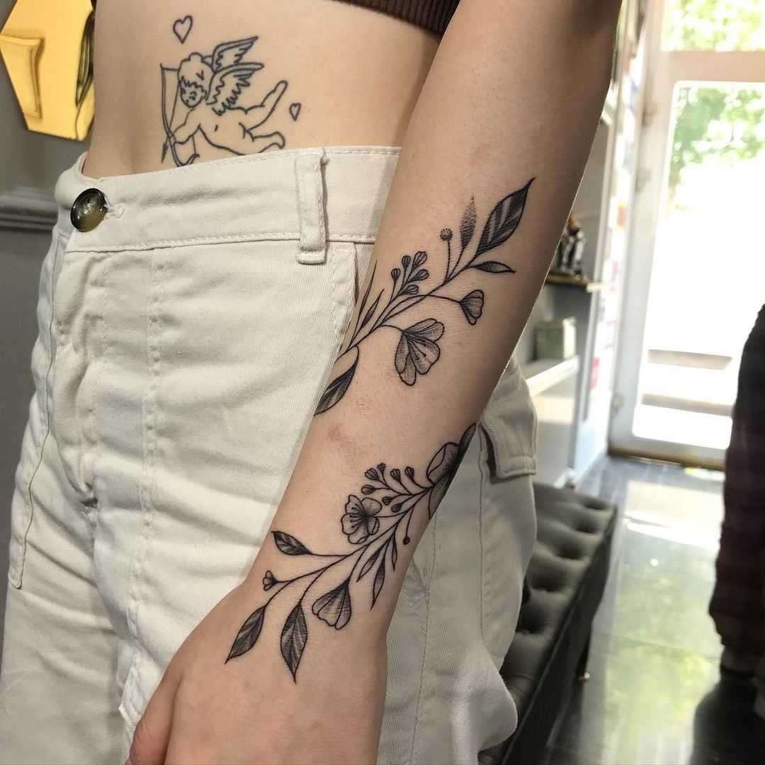 Siyah & Gri dövme çalışması · Prisma Tattoo