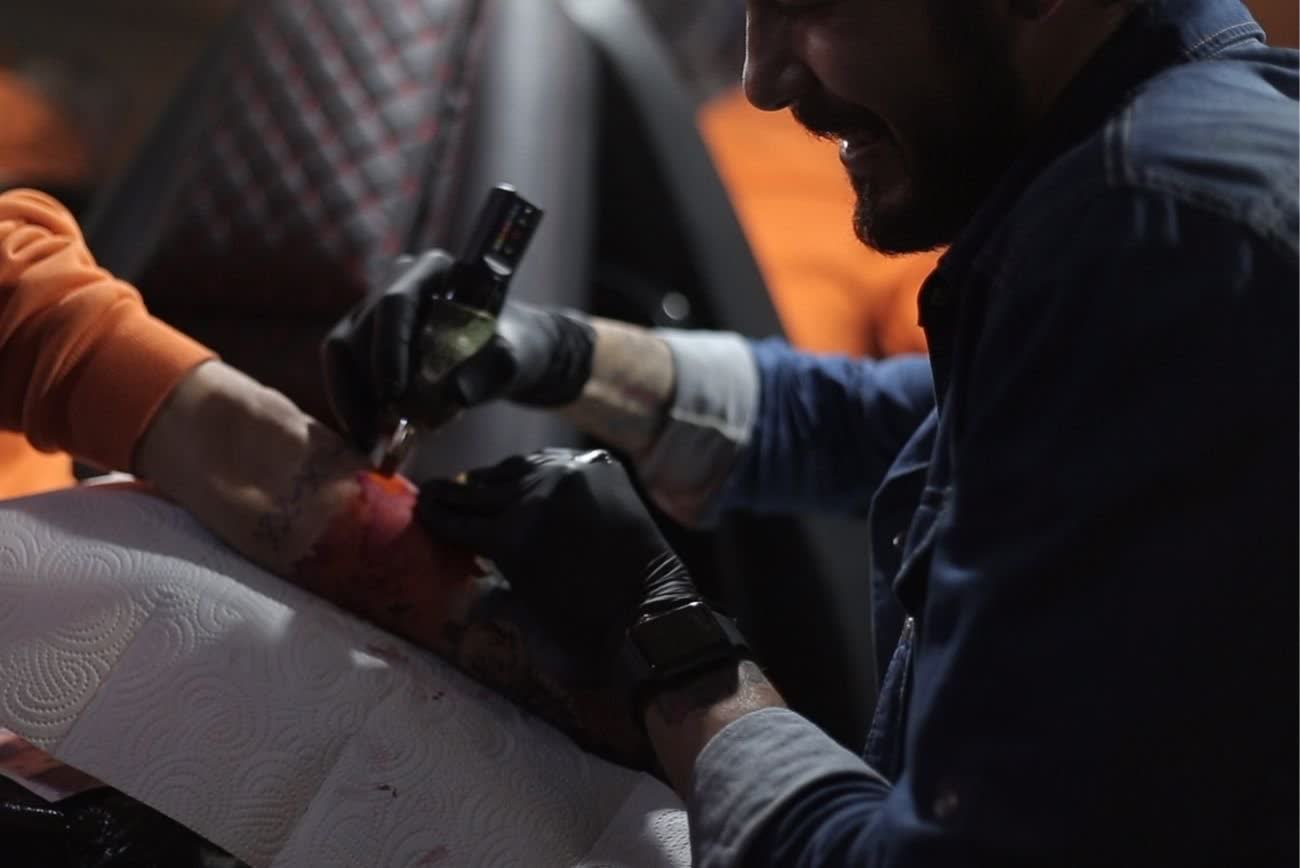 Siyah & Gri dövme çalışması · Prisma Tattoo