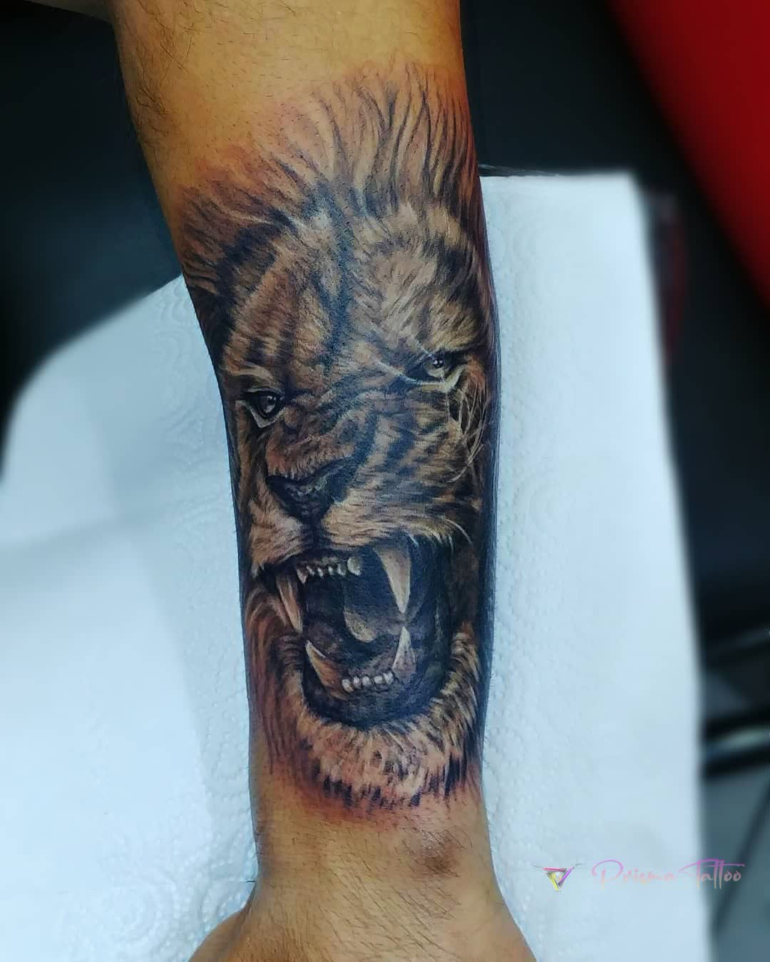 Siyah & Gri dövme çalışması · Prisma Tattoo